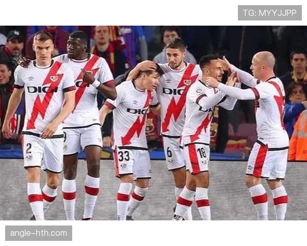 巴列卡诺边路突袭如风,状态回暖彰显速度与默契配合 巴列卡诺边路突袭如风,状态回暖彰显速度与默契配合