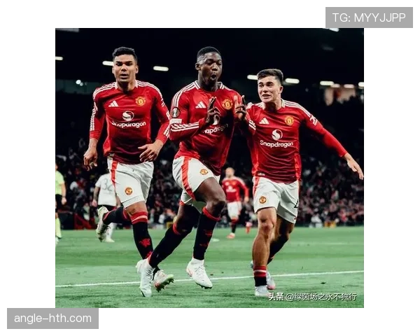 曼联转会策略成效争议显现,对赛季竞争力与稳定性造成影响 曼联转会策略成效争议显现,对赛季竞争力与稳定性造成影响